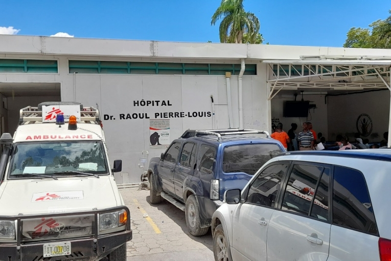 Un patient extrait de l’hôpital Raoul Pierre-Louis et exécuté.  Médecins sans frontières suspend temporairement ses activités